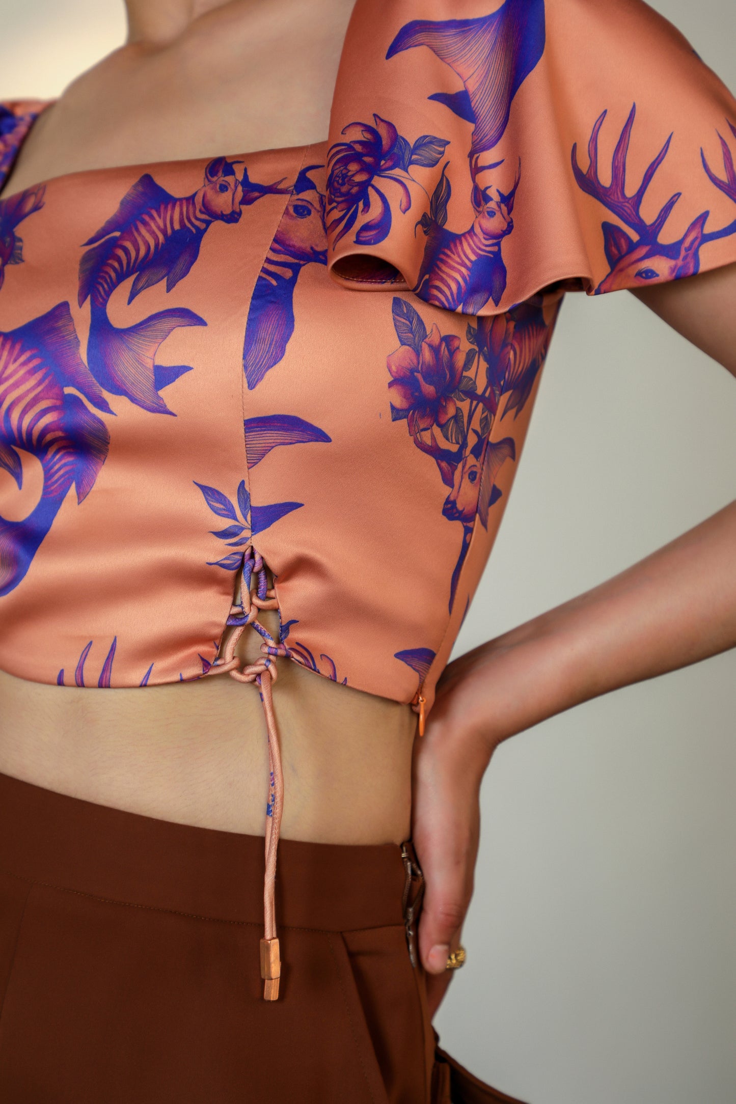 ZEEDEER PEACH PSEUDO CORSET CROP TOP