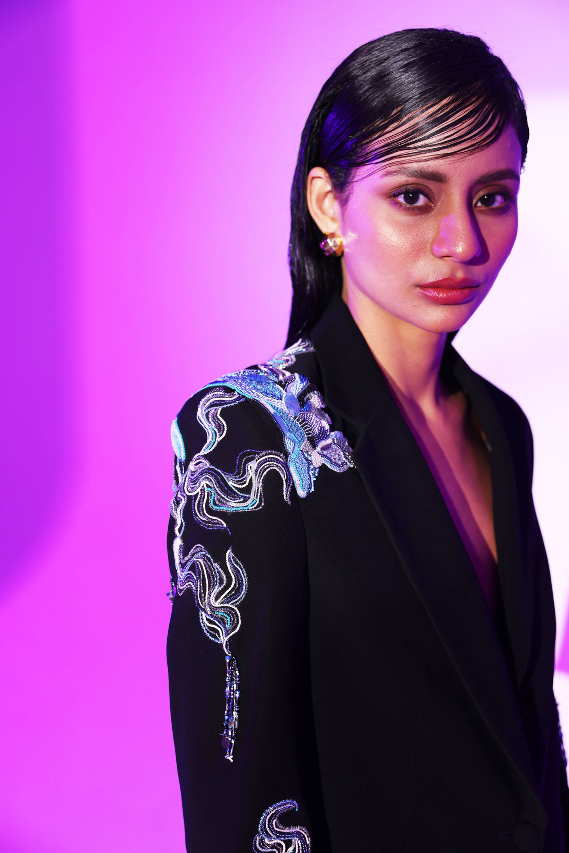 EMBROIDERED VANTA BLACK BLAZER 