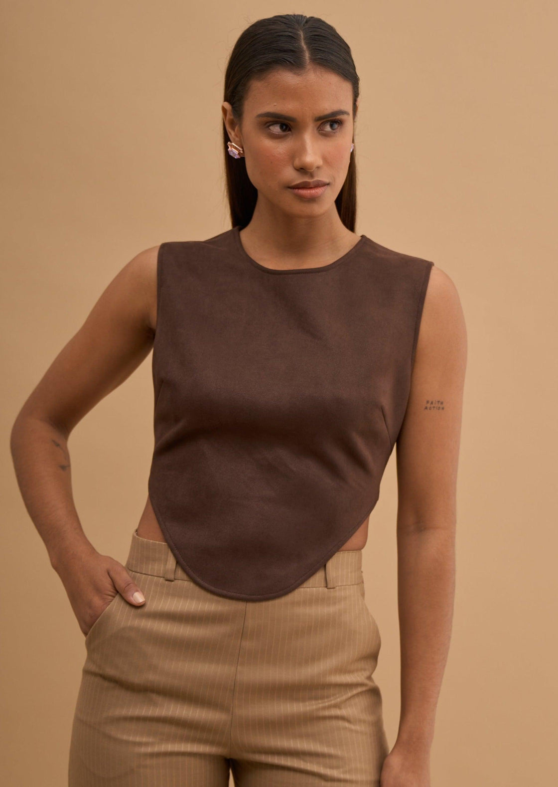 BUCKLE THE BACK CROP TOP 