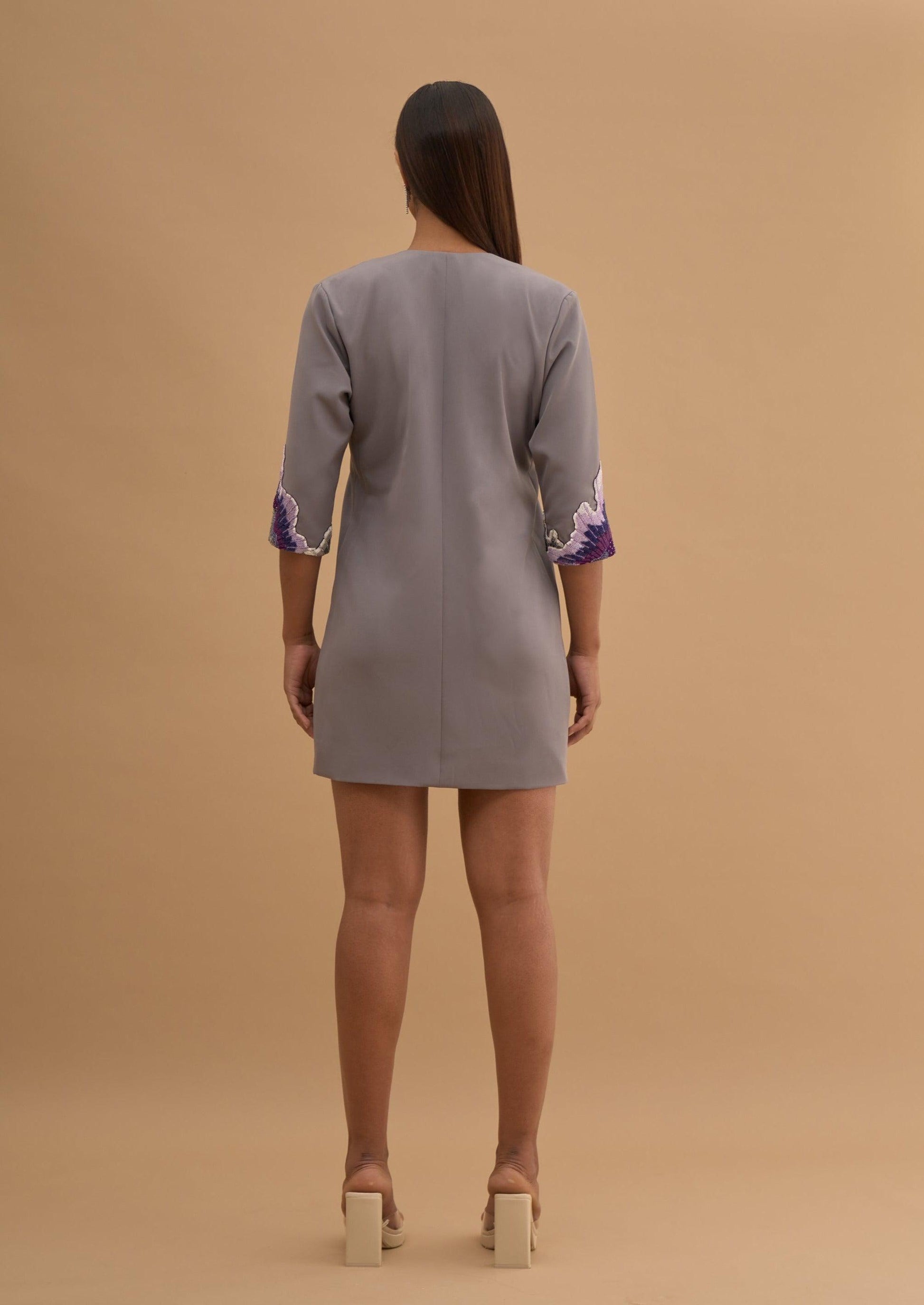 EMBROIDERED SHIFT DRESS 