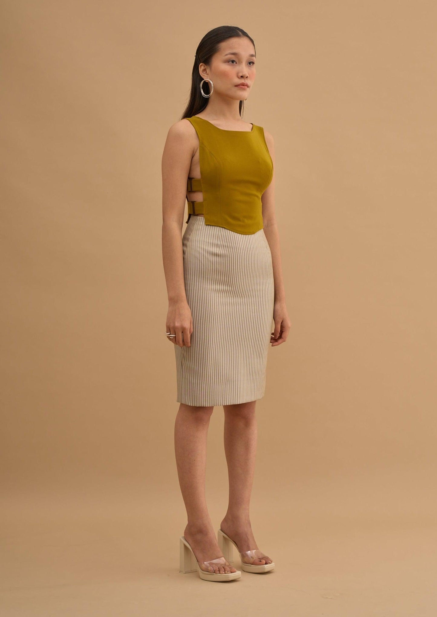 BUCKLE UP YOUR SIDE CROP TOP 