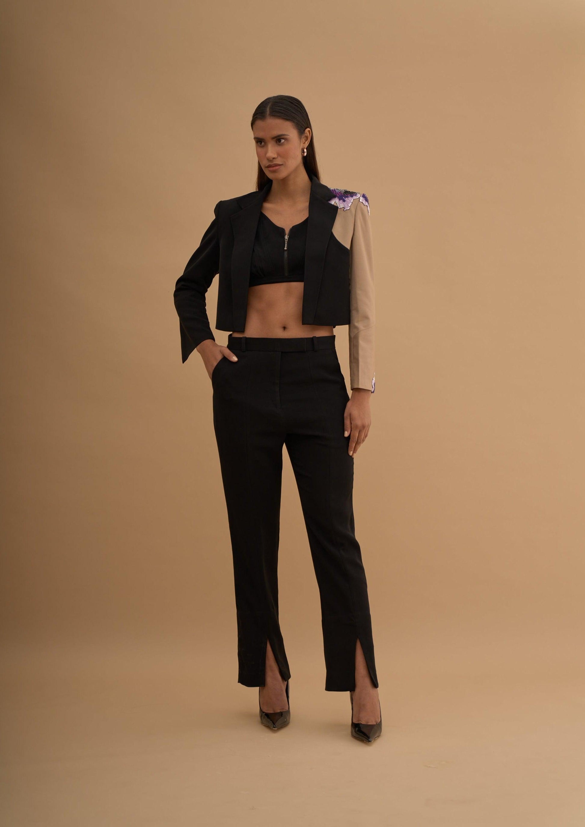 EMBROIDED  SIDE SWIRL BOXY BLAZER 