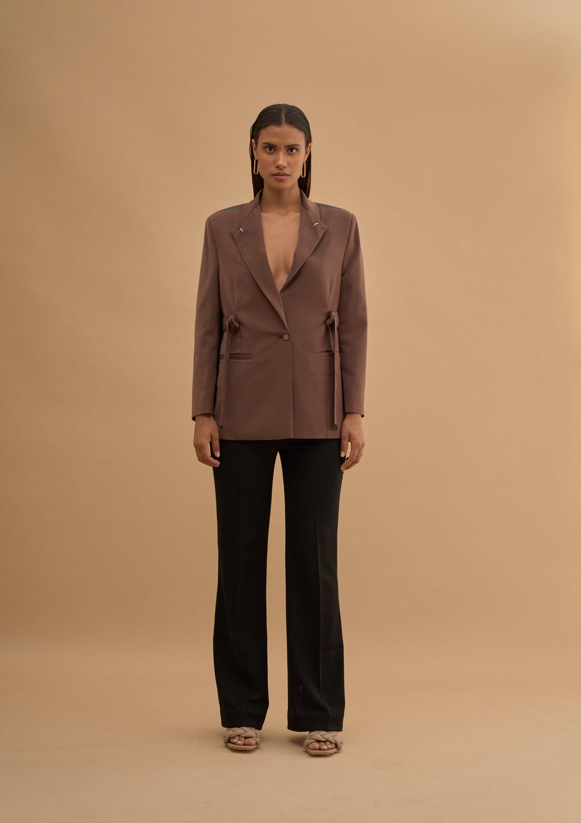 SIDE PANNELED BLAZER 