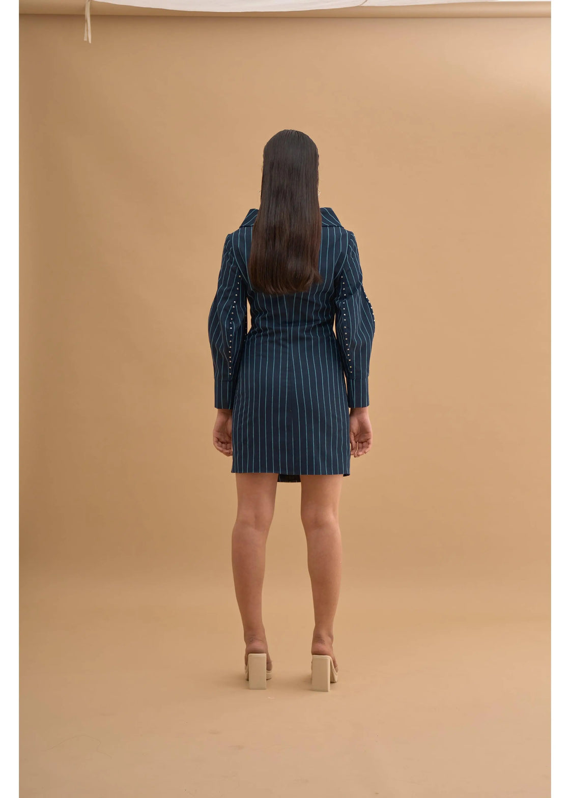 SCULPTED SLEEVE BLAZER DRESS 